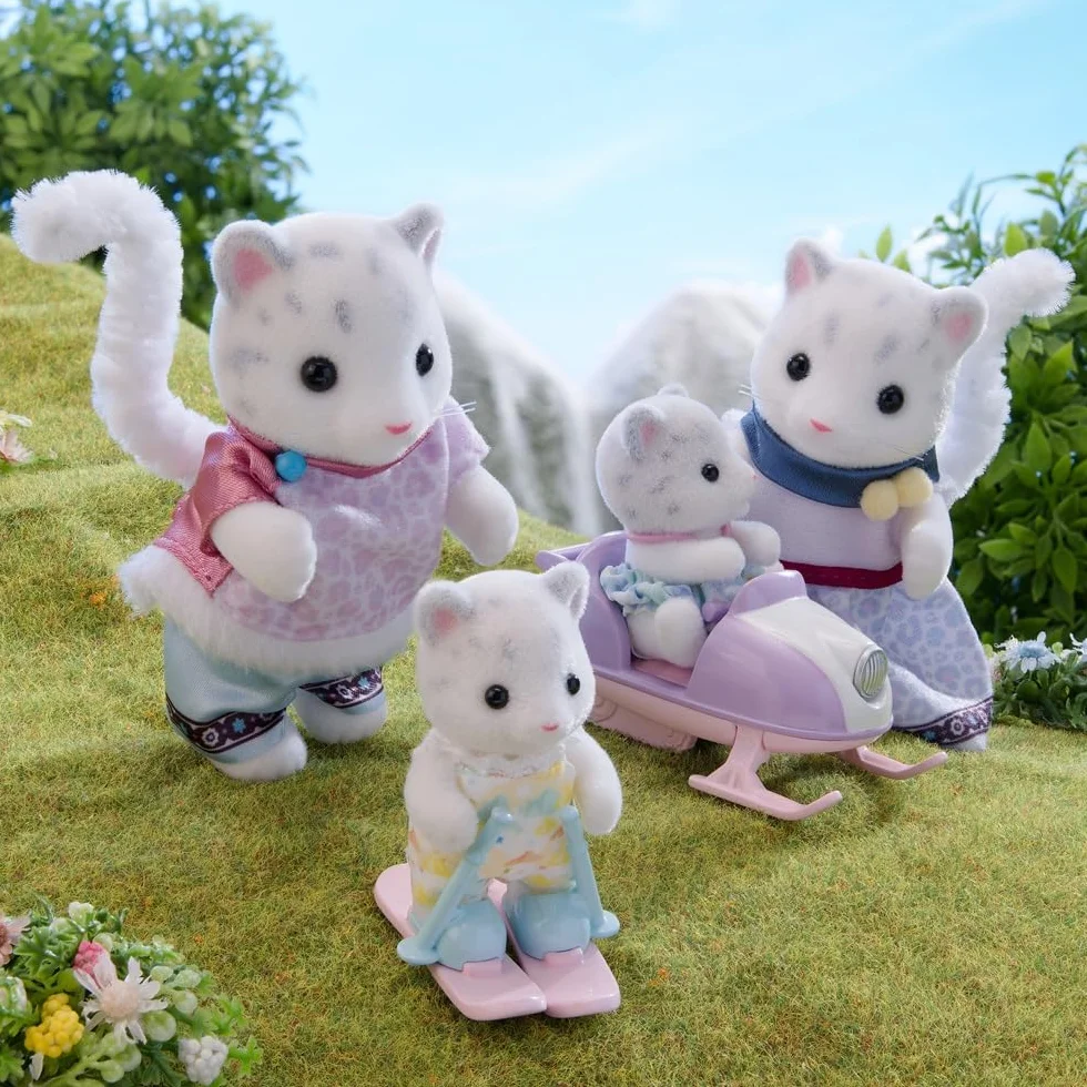 Sylvanian Families - La Famille Panthère des neiges - Set 4 Figurines - Plongez dans l'univers de la Famille Sylvanian - Figurines Animaux Miniatures - Jouet Enfant 3 Ans et + - 5814