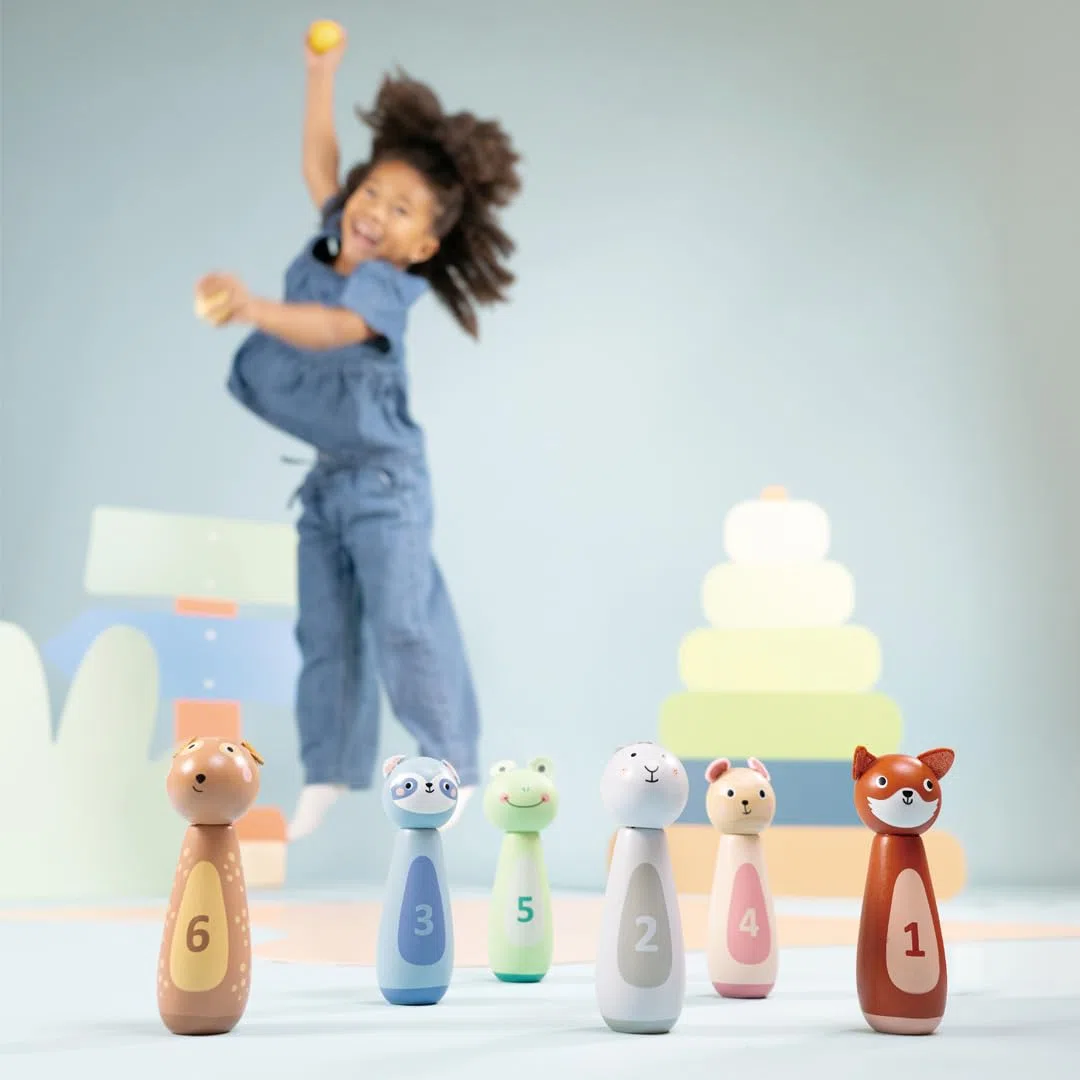 Woet® Jouet Bowling en Bois pour Enfants – Set avec 6 Quilles Animaux et 2 Boules – Jeu Intérieur Coloré pour Développement de la Motricité – À Partir de 3 Ans – Cadeau Filles et Garçons