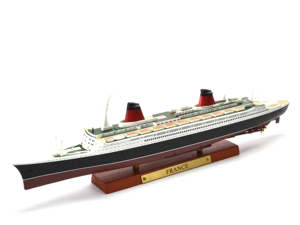 OPO 10 - Paquebot Transatlantique 1/1250 France - NP03
