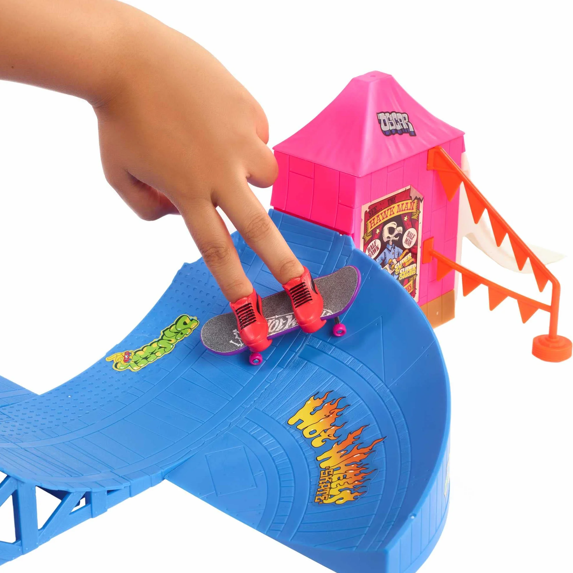 Hot Wheels Coffret Skate Skatepark Pack Attractions, 1 Fingerboard Tony Hawk et 1 Paire de Chaussures de Skate pour Doigts, Exclusif, Jouet Enfant, Dès 3 Ans, HGT95