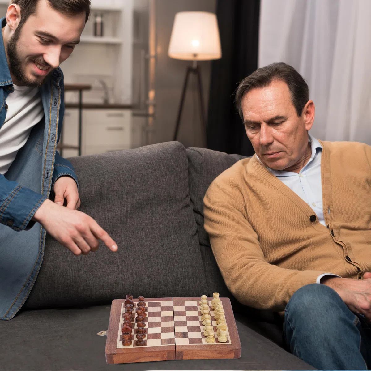 Ajuny Jeu d'échecs Magnétique en Bois avec Pièces d'échecs Puzzle avec Pièces Faites à la Main pour Tournoi Professionnel Débutant Jeu d'échecs de Voyage Pliable Portable pour Adultes et Enfants