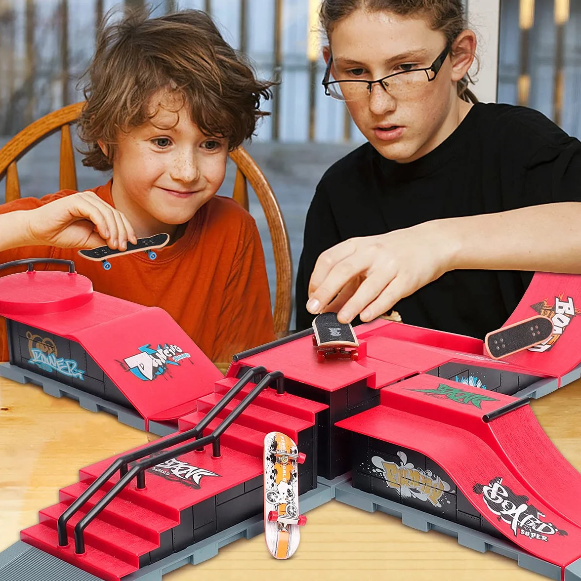 KETIEE Rampes de Skatepark, Skate Park Kit Rampe de Touche avec Mini Finger Skateboard Jouet Cadeau (E)