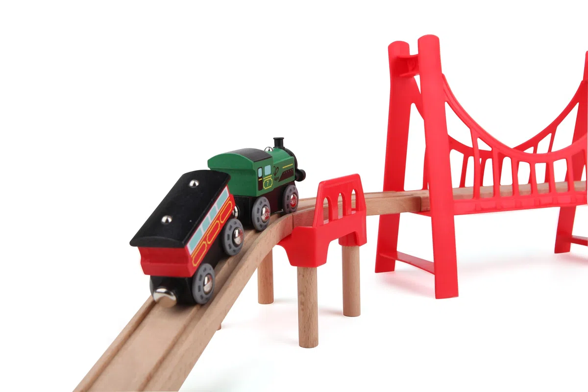 Jouet Hape Pont Double Rouge Suspendu pour Circuit Train Bois - Jouet pour Enfant de Plus de 3 Ans - Double Pont en Bois Compatible Avec Marques Traditionnelles de Jeu de Train en Bois pour Enfants