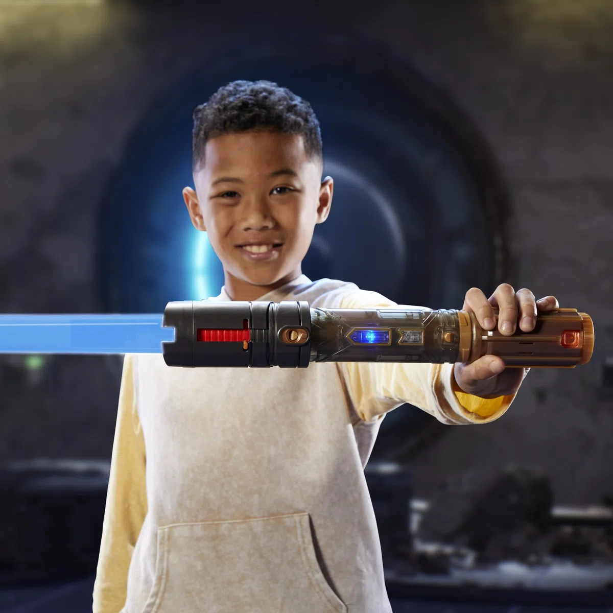 Star Wars Lightsaber Forge, Sabre Laser de Maître Couleurs de la Force, Sabre Laser électronique avec Lame changeant de Couleur