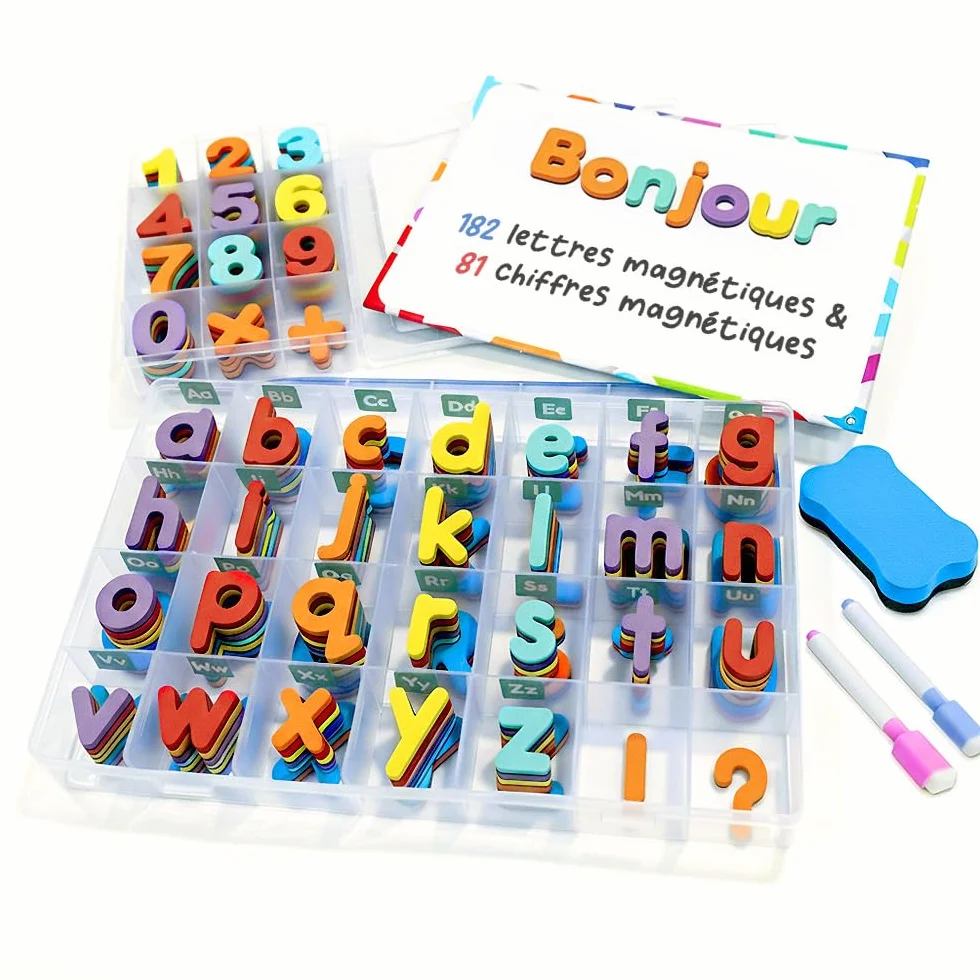 Smart Panda Lettres et Chiffres Magnétiques pour Enfants – 182 Lettres, 81 Numéros et Symboles – Aimants pour Enfants – Deux Boîtes, Un Tableau Magnétique, des Marqueurs et Une Brosse