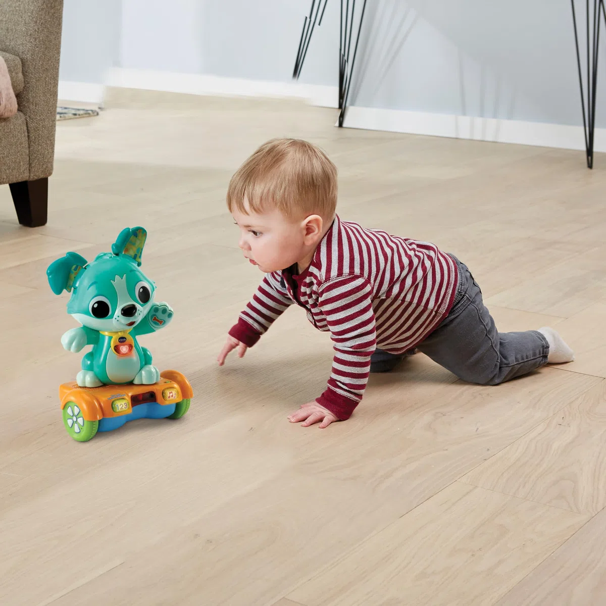 VTech - Titou, Mon Toutou Hoverboard, Chien Interactif de 1 à 3 Ans - Version FR