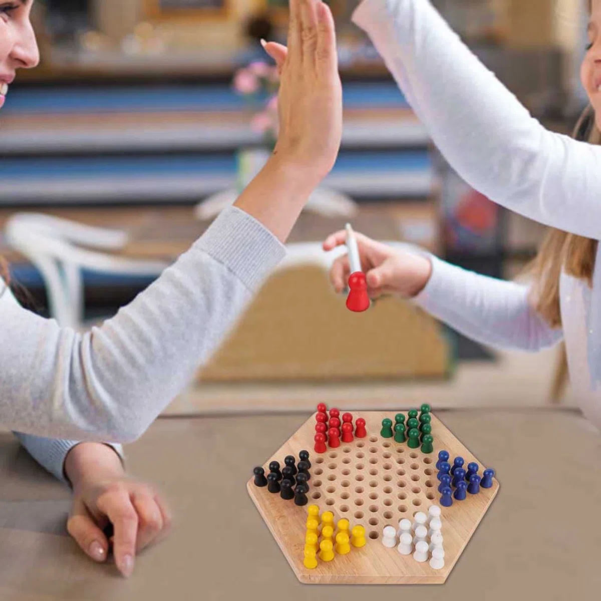 Dames en Bois, Jeu de Dames colorées intérieur/extérieur pour Enfants Jeu de société éducatif Dames Chinoises Classique Halma Chinoises Stratégie Jeu de Famille Fournitures D'Échecs Et De Cartes