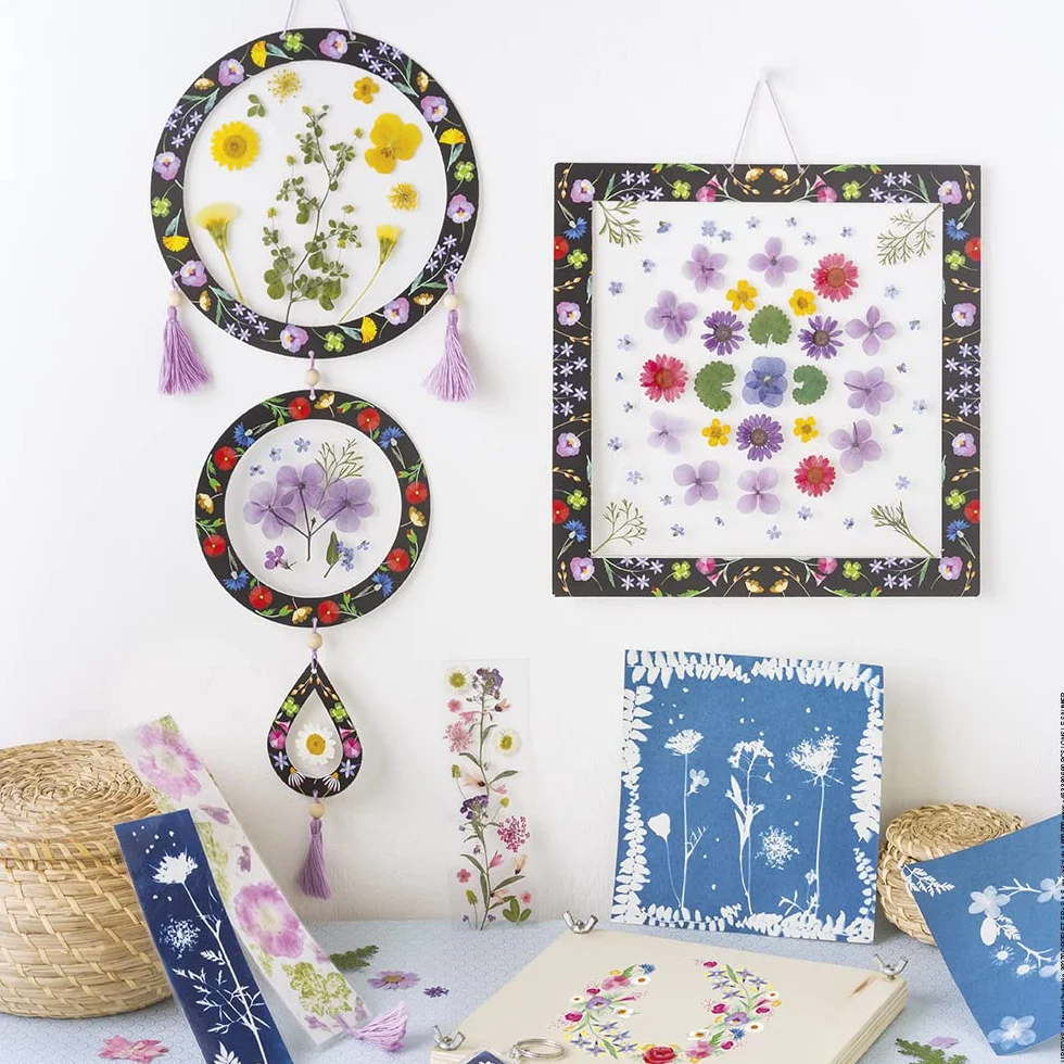 Janod - Kit Presse à Fleurs Enfant - 6 Activités à Réaliser - Les Ateliers Déco - Kit Loisir Créatif Enfant - Motricité Fine et Concentration - Dès 7 Ans, J07879