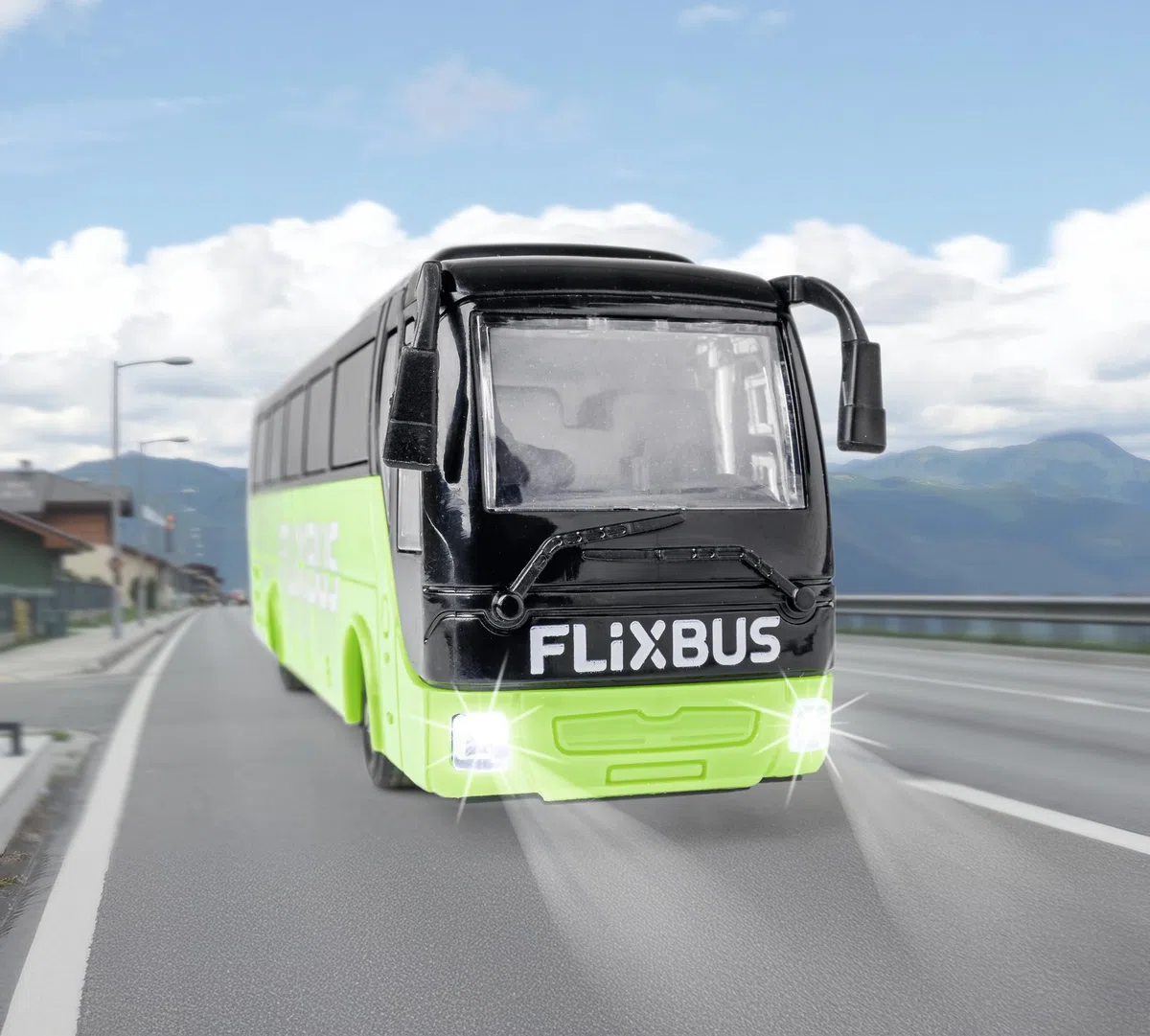 Carson 1:64 Flixbus 2,4 GHz 100% RTR - 100% prêt à Rouler, Bus Jouet, Voiture Jouet, Voiture télécommandée, pour Enfants à partir de 3 Ans, autonomie env. 80 Min, Bus RC, télécommandé