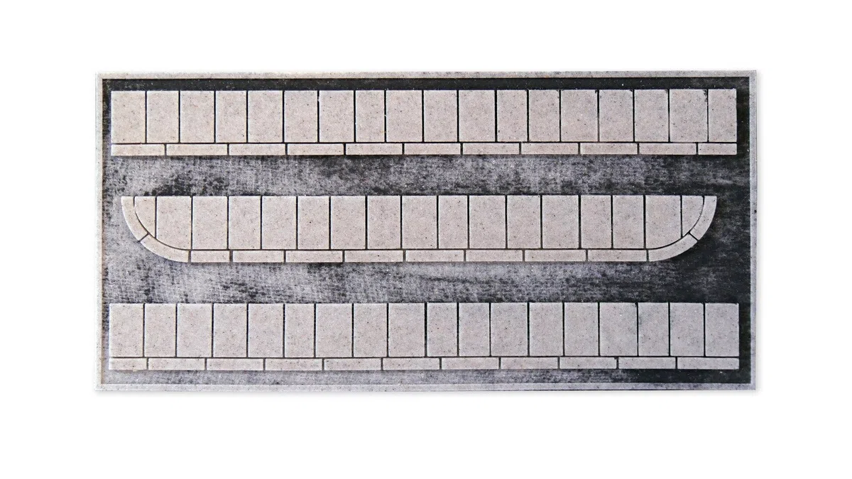 NOCH Trottoir structuré « dalles en béton », modélisme, trottoir de 86,2 cm de longueur pour largeur de voie H0, idéal pour les dioramas et les trains miniatures