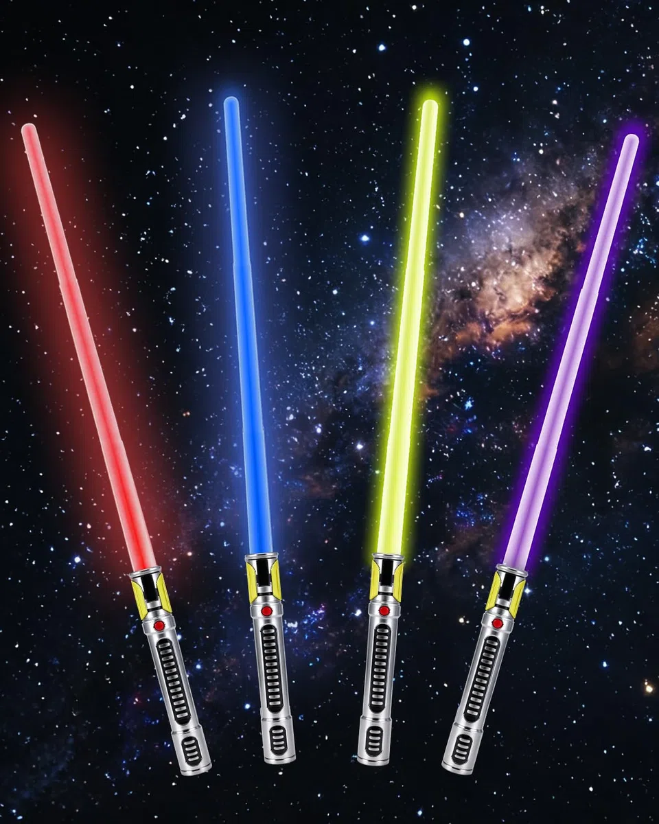 Lot de 4 sabres lumineux à DEL extensibles avec son FX (sensible au mouvement), 7 couleurs, jouet d'épée de combat galaxie pour enfants, cadeau d'Halloween, de Noël ou d'anniversaire