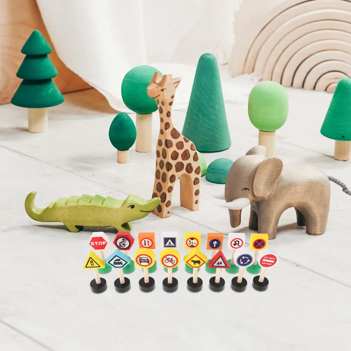 Ensemble De 16 Panneaux De Signalisation en Bois Jouet De Signalisation Routière pour Enfants Mini Panneaux De Rue Apprentissage Préscolaire Sensibilisation À La Sécurité Jeu Interactif