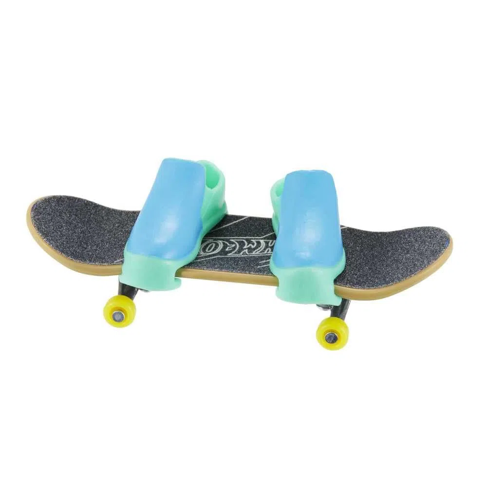 Hot Wheels Mattel HGT54 Mini Skateboard avec Chaussures