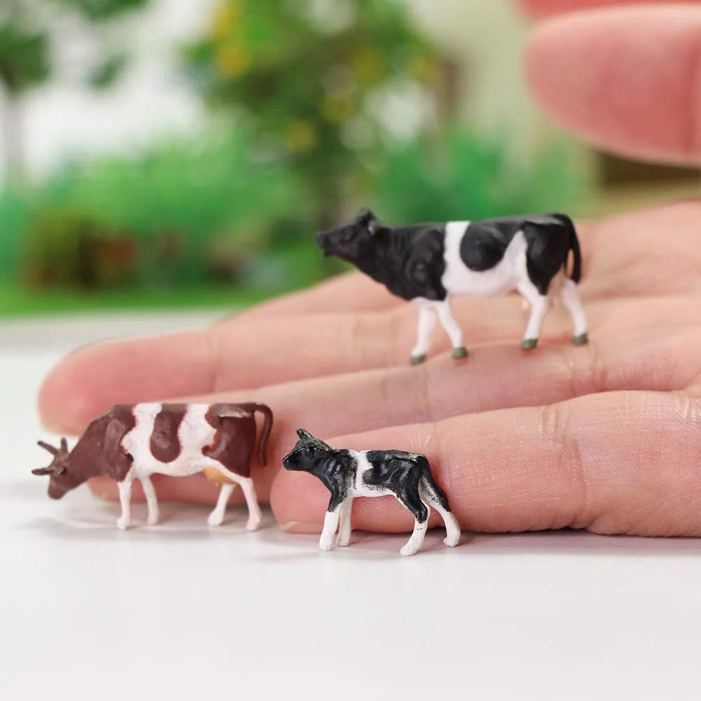 Evemodel Modélisme ferroviaire 36 pièces 1:87 Animaux de Ferme Bien Peints Piste H0 Vaches Chevaux Figurines
