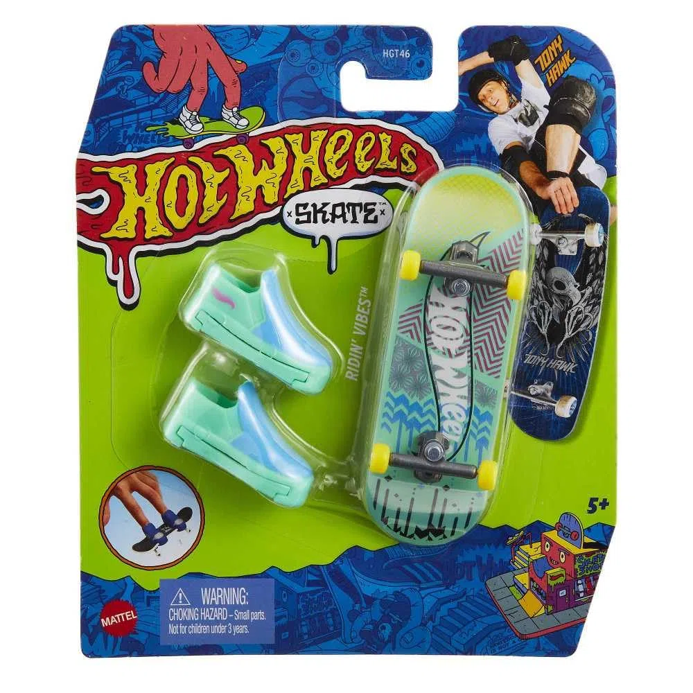 Hot Wheels Mattel HGT54 Mini Skateboard avec Chaussures