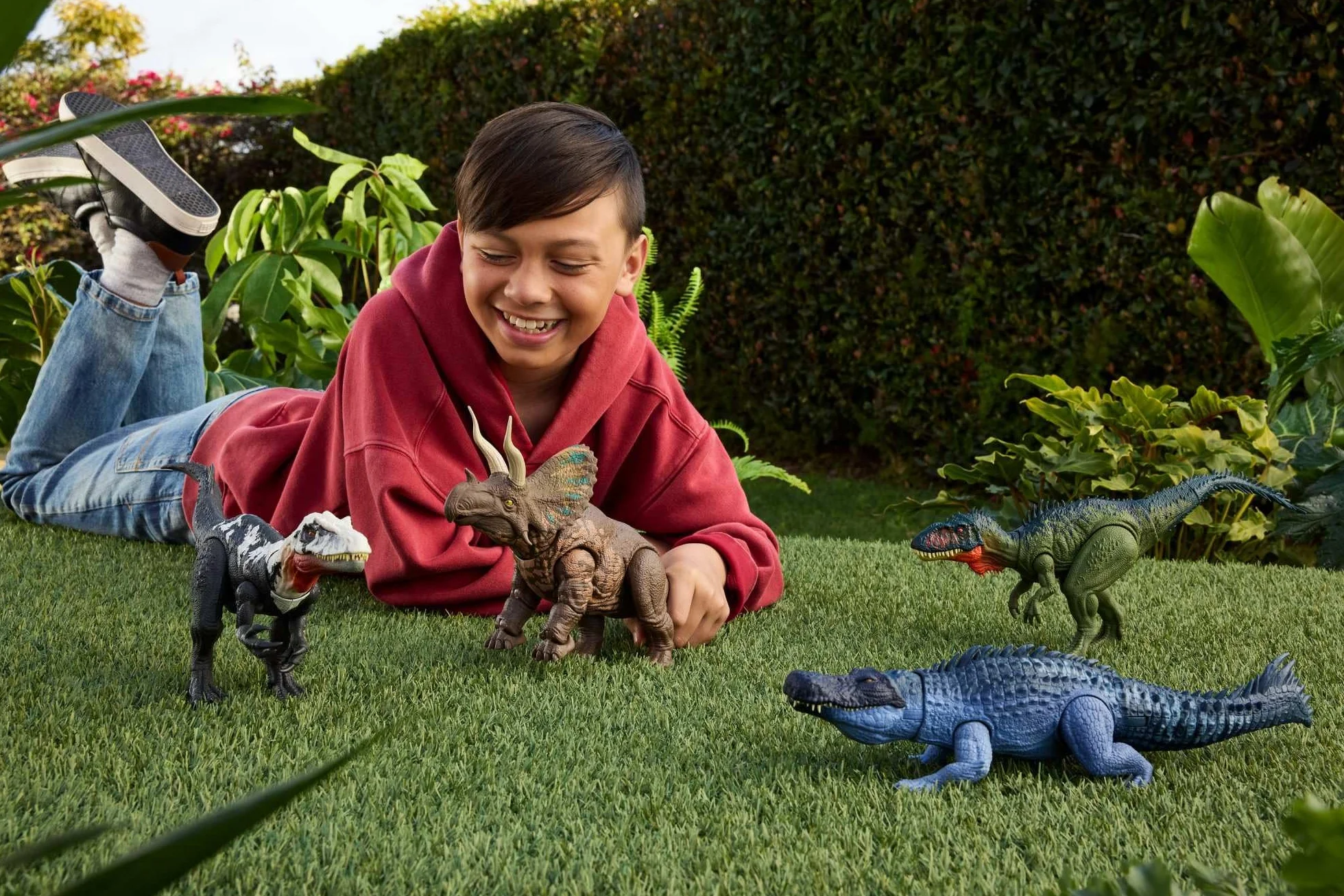 Mattel Jurassic World : Renaissance Figurine articulée Chilantaisaurus Géants féroces, grande espèce de dinosaure, 2 attaques féroces, jeu virtuel, JGB95