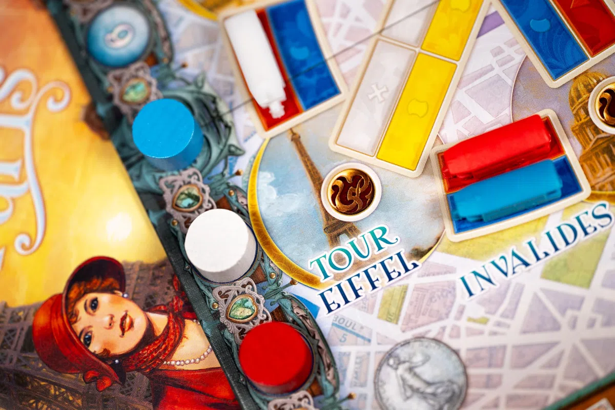 Ticket to Ride Paris Jeu de société – Jeu de stratégie de construction d'itinéraire en train avec bus parisiens détaillés, jeu familial amusant pour enfants et adultes - Version Anglaise