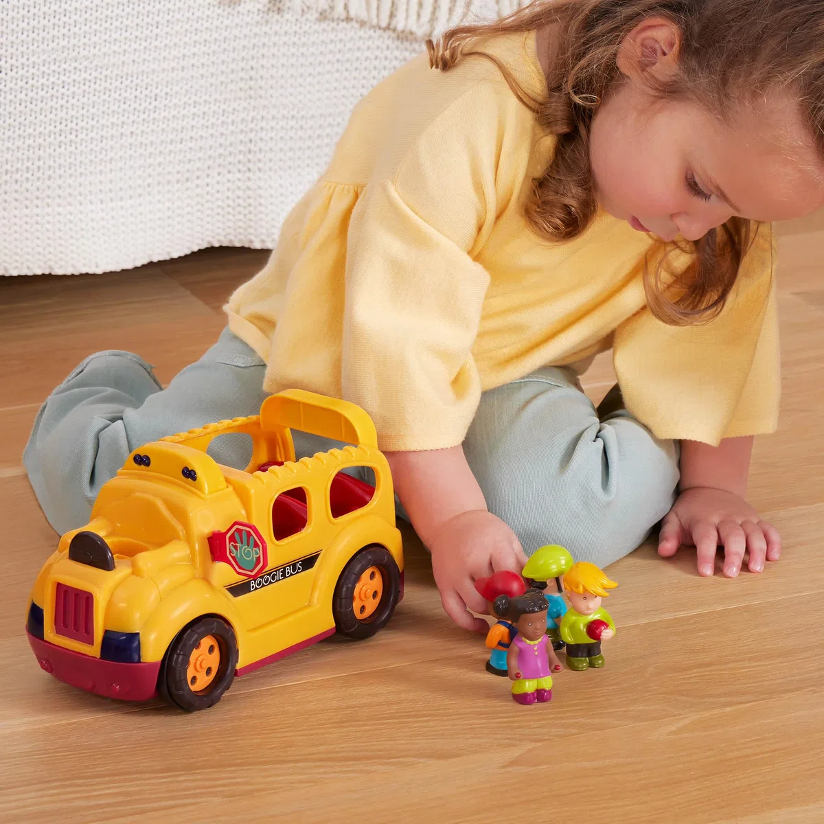 B. toys - Boogie Bus - Bus Scolaire Jaune interactif - Lumières et Sons - Autobus Scolaire pour Tout-Petits et Enfants - Conducteur et passagers - 18 Mois et +