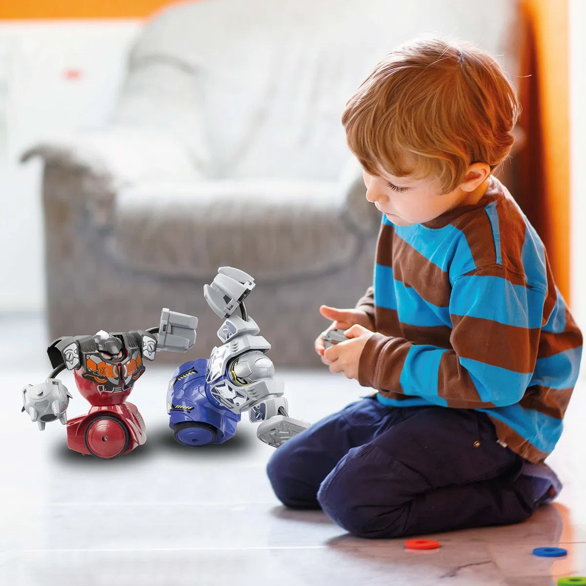 YCOO Pack 2 Robots Kombat Méga Télécommandés 16 cm, Poings Interchangeable, Jouet avec Effets sonores Et Lumineux, Dès 5 Ans