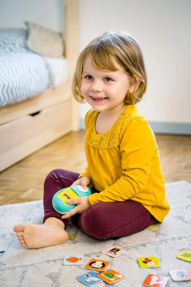 Nathan - Coucou Les Animaux - Jeu D'Éveil Sonore et Musical - 20 Comptines À Écouter - Jeu Educatif Electronique - 3 Modes de Jeu - Découverte, Questions, Écoute - À partir de 2 Ans