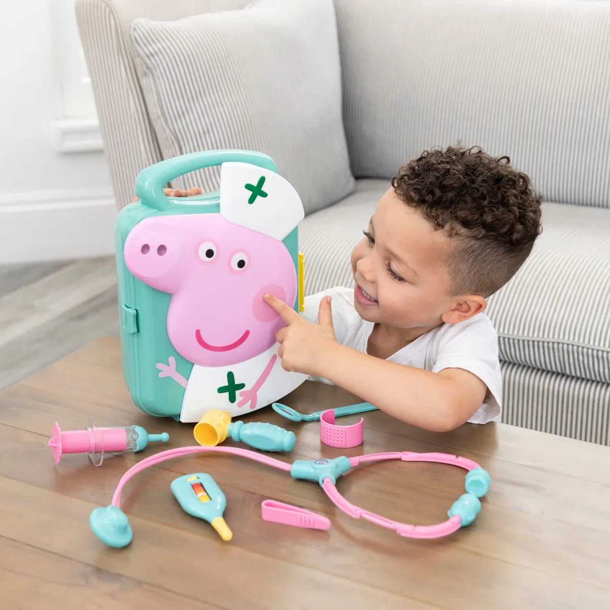 Peppa Pig's Medic Kit de Centre de Jeu | Comprend Plus de 10 Accessoires avec étui de Transport | Kit de médecin pour Enfants | Kit médical d'urgence | Jouets éducatifs pour Jeux de rôle | 3+