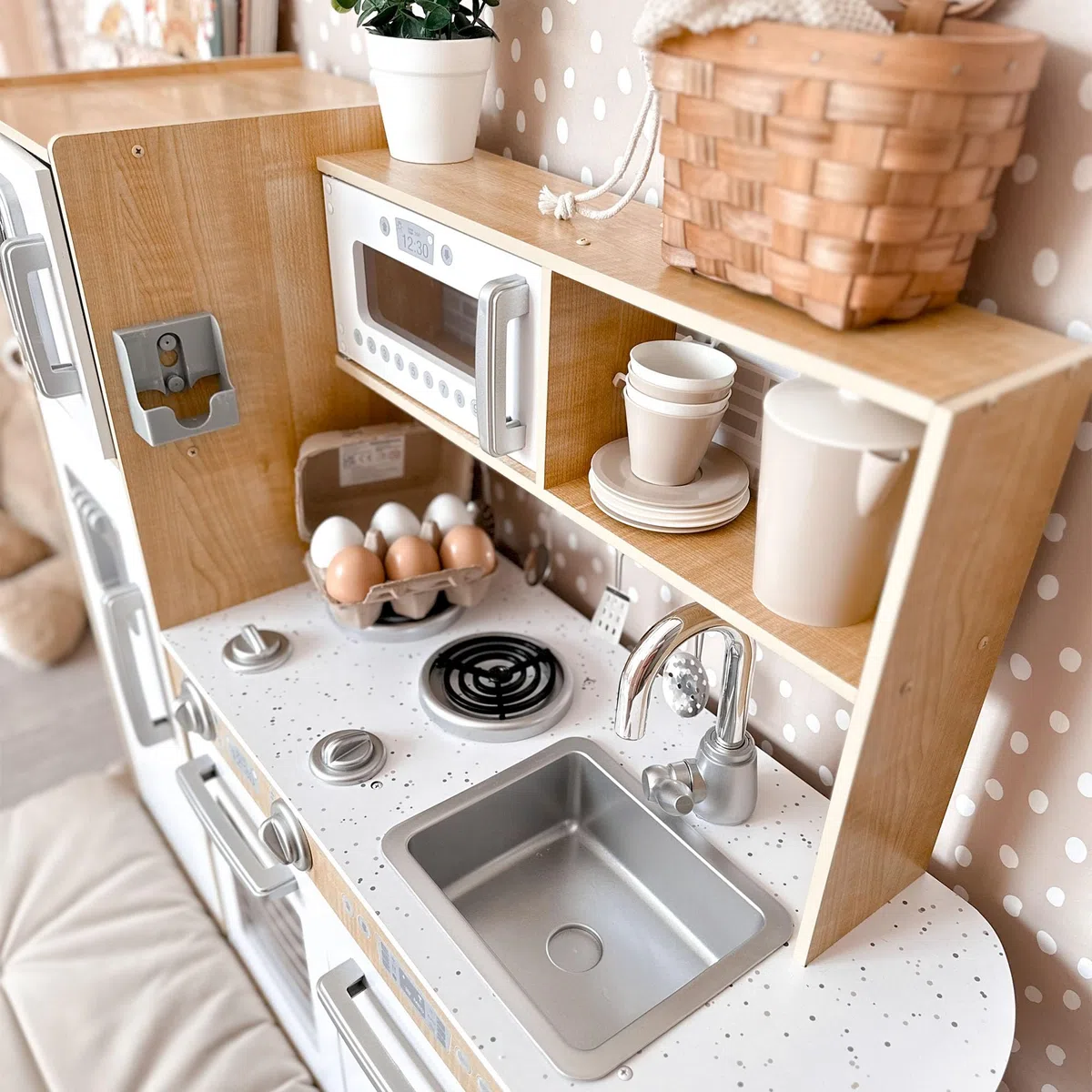 Mamabrum Cuisine Enfant en Bois Grande Taille avec Éclairage LED, Frigo, Four, Micro-Ondes, Tablette, Ustensiles et Tableau Noir - Jouet Éducatif Compatible avec Enfants 3 Ans et Plus