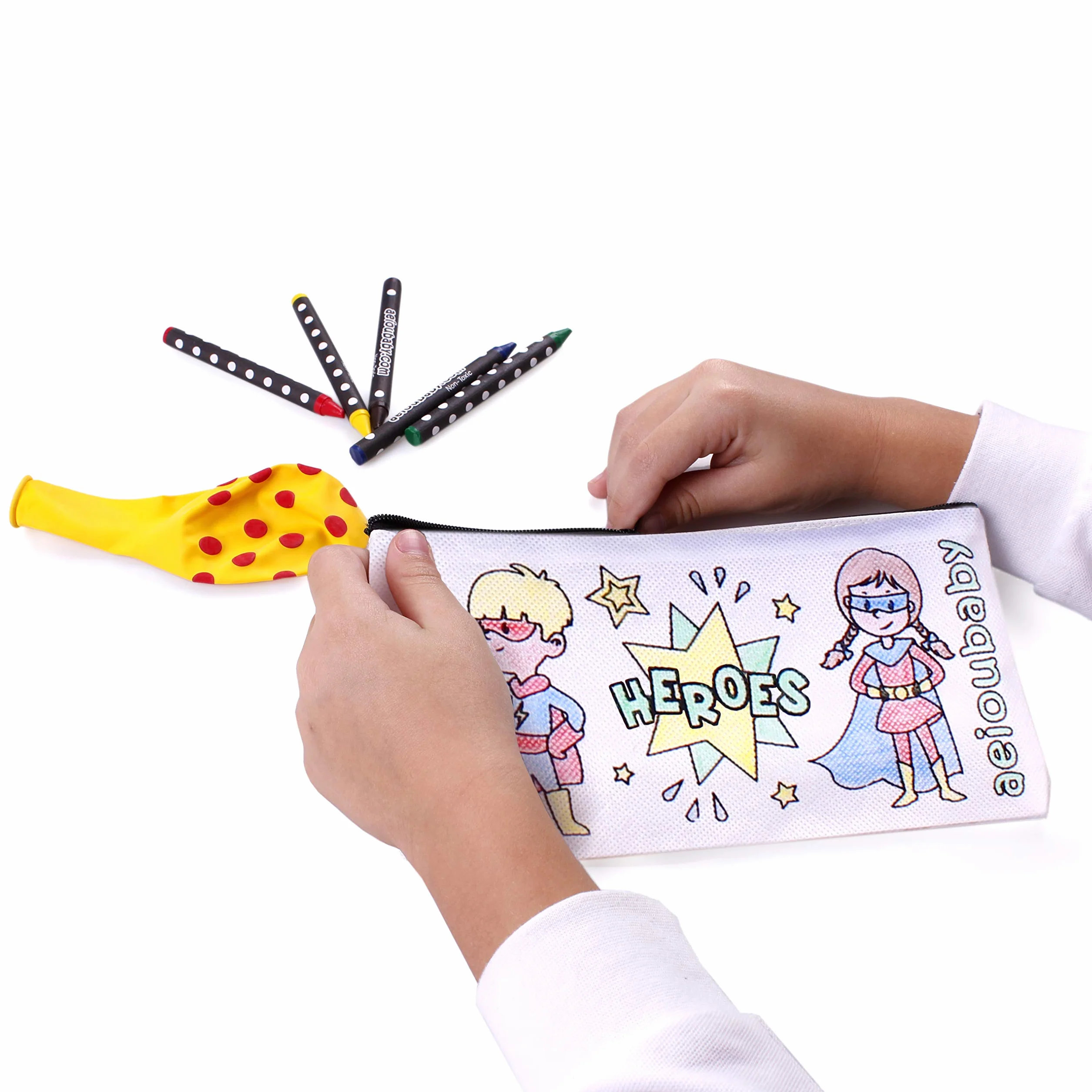 aeioubaby.com 30 Trousses à Colorier + Sac Réutilisable | 30 Sacs individuels contenant 5 Crayons de Couleur et un Ballon | Cadeau pour enfants au fêtes et anniversaires (Héros)