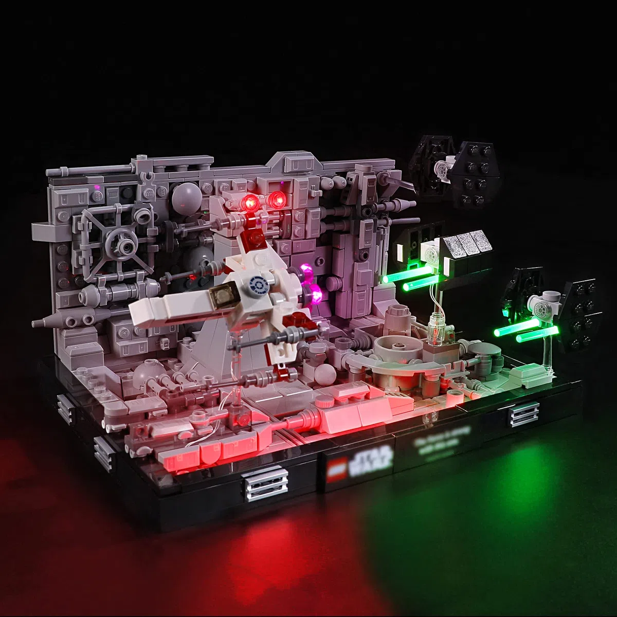 GEAMENT Jeu De Lumières Compatible avec Lego Diorama de la Poursuite dans Les Tranchées de l’Étoile de la Mort (Death Star Trench Run Diorama) - Kit D'éclairage LED pour Star Wars 75329