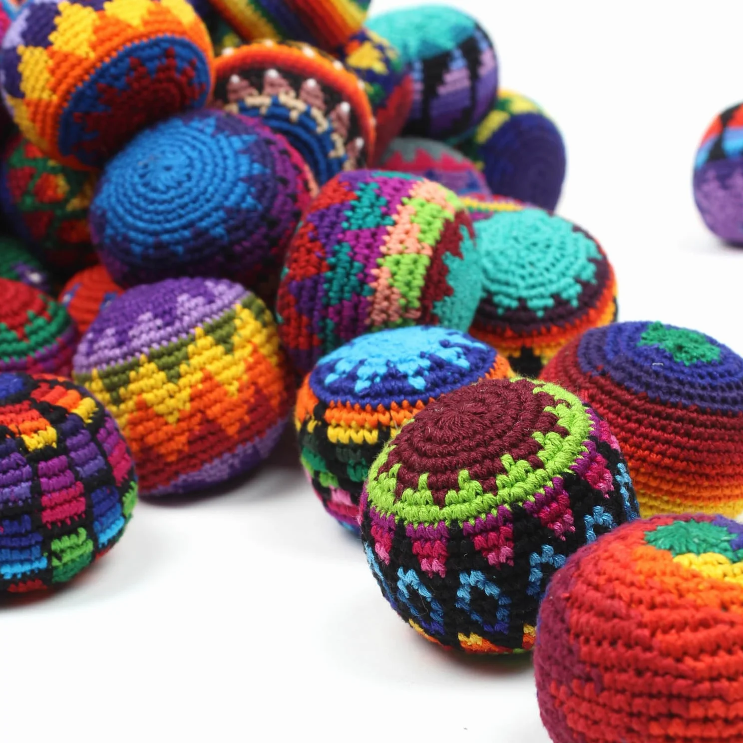 Siesta Balle de Jonglage Crochetée – Balle Footbag Tricotée – Couleurs Assorties (Lot de 3)