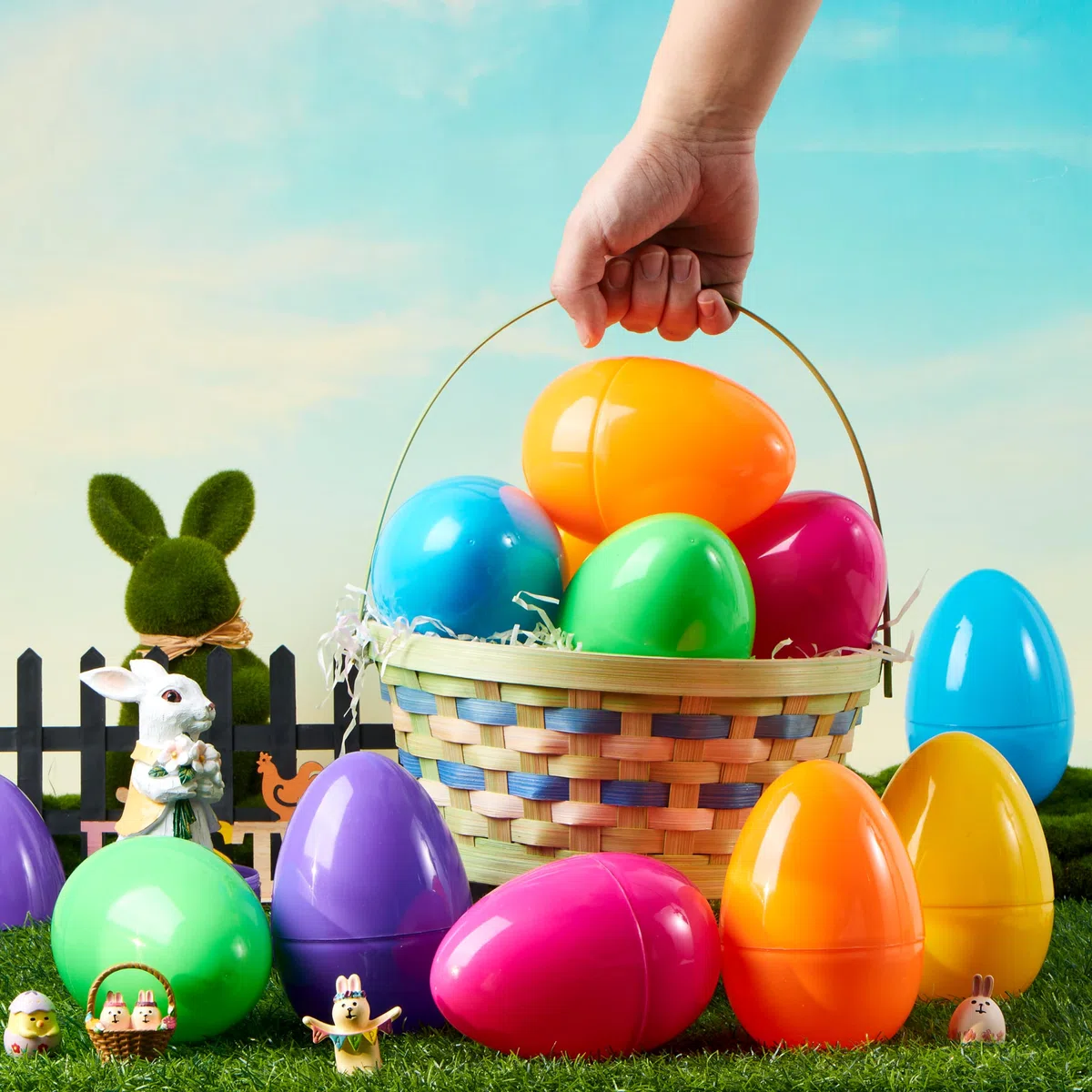 JOYIN Lot de 12 œufs de Pâques Jumbo - 15,2 cm - En plastique - Colorés - Œufs vides à remplir pour le jeu de recherche d'œufs de Pâques - Jouets pour tout-petits - Remplissage pour remplissage de