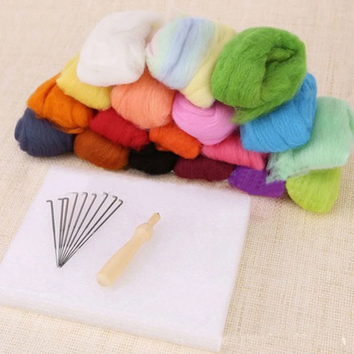 Joyeee Kit de feutrage à l'aiguille pour débutants avec 40 couleurs de laine, outils de feutrage à l'aiguille, aiguilles de différentes tailles, ciseaux, artisanat animal décoration de la maison