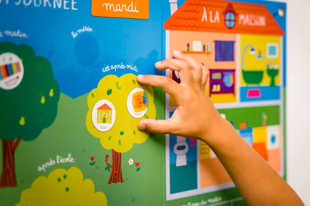 Nathan - Les Routines de Ma Journée - Calendrier pour Organiser Ses Journées - Grand Tableau Magnétique Educatif avec 87 Magnets - Pour Enfants à partir de 3 ans
