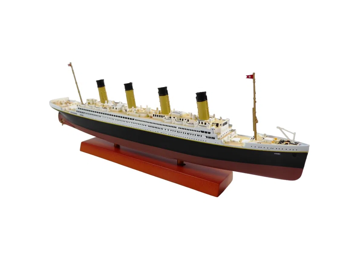 OPO 10 - Réplique Miniature de Collection du célèbre Paquebot Transatlantique RMS Titanic - échelle 1/1250 Soit 21,5 cms