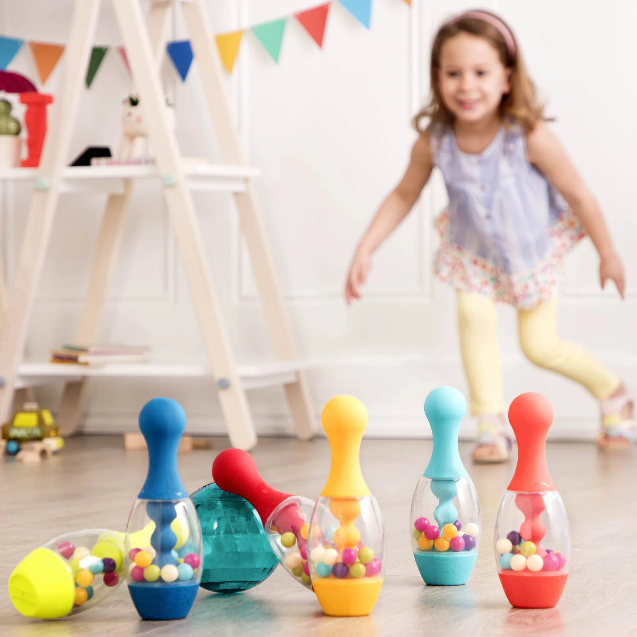 B. toys - Let's Glow Bowling ! - Orange - Jeu de quilles - 6 quilles et 1 Boule Lumineuse - Jeu d'intérieur et d'extérieur - Ensemble de Jeux pour Tout-Petits et Enfants - 2 Ans et +