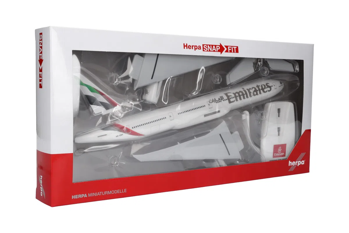 Herpa modèle d’Avion Snap-Fit Emirates Boeing 777-300ER - Nouvelles Couleurs 2023, Miniature à l’échelle 1:200, pièce de Collection, modèle avec Support, Plastique