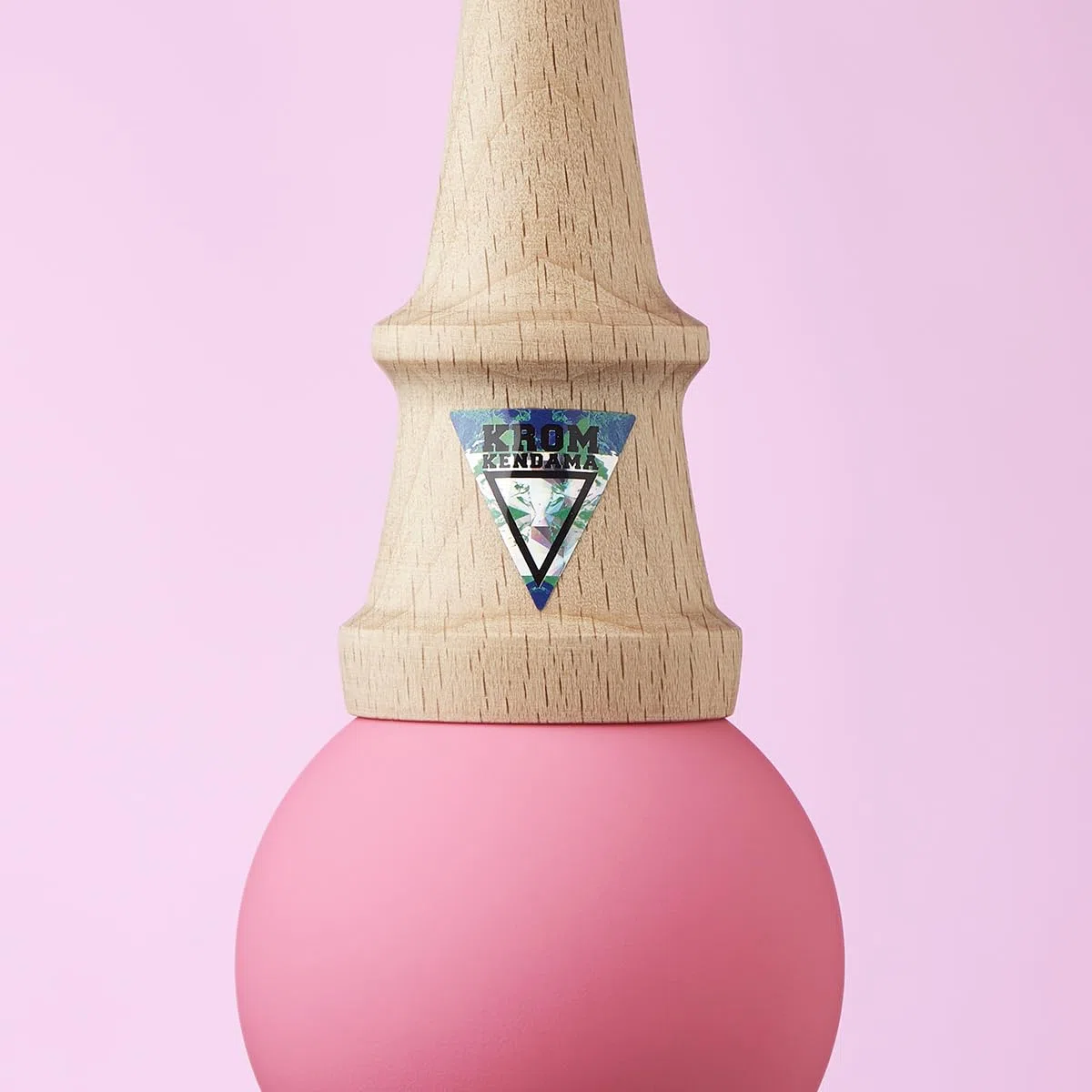 KROM - Kendama Pro Pop Rose - Bilboquet Japonais - Jouet en Bois pour Adulte et Enfant - Pack : Ficelle de Rechange + Stickers offerts