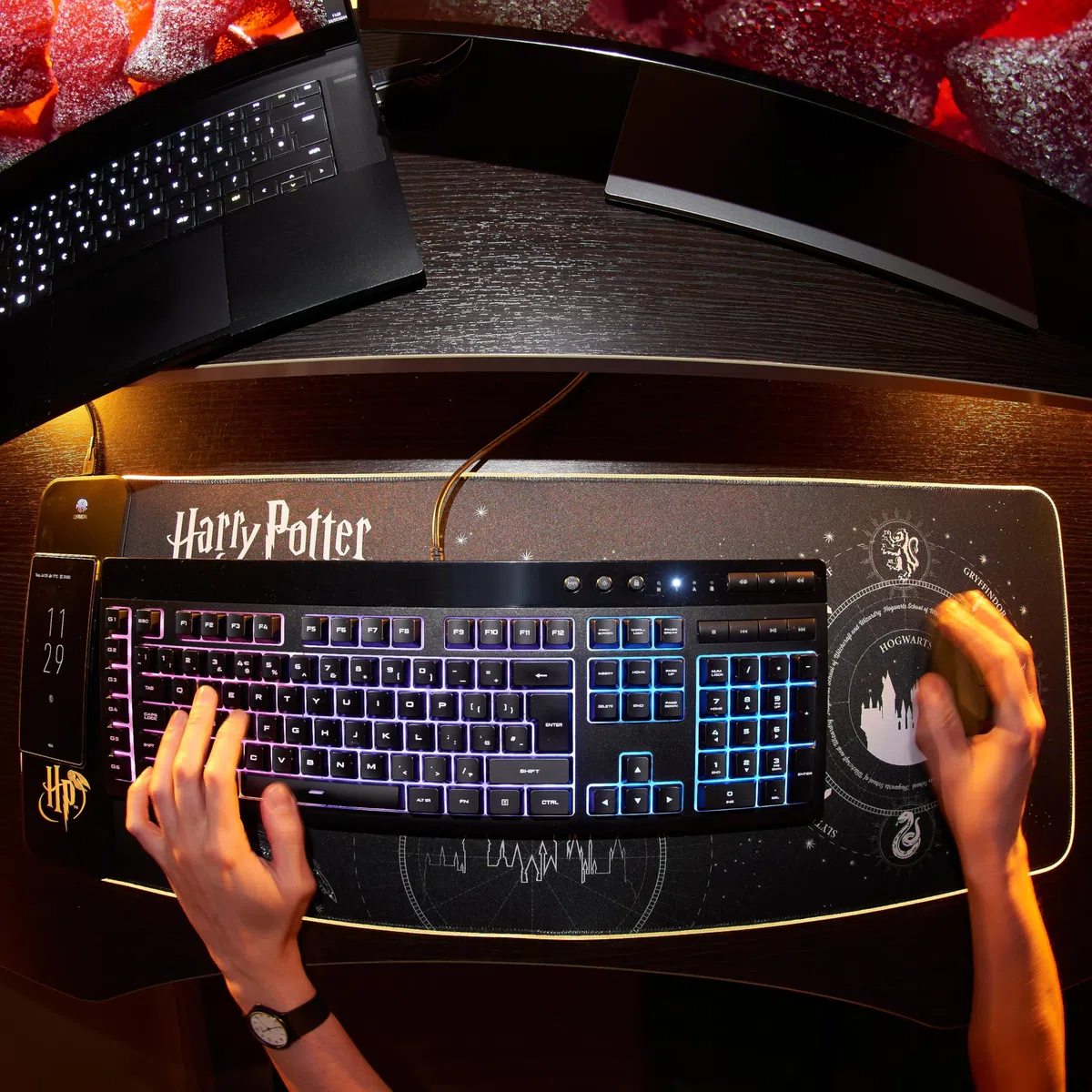 Numskull Power Idolz Tapis de Jeu Harry Potter XL RGB avec Chargeur sans Fil 15W | LED Personnalisables, antidérapant, résistant aux éclaboussures