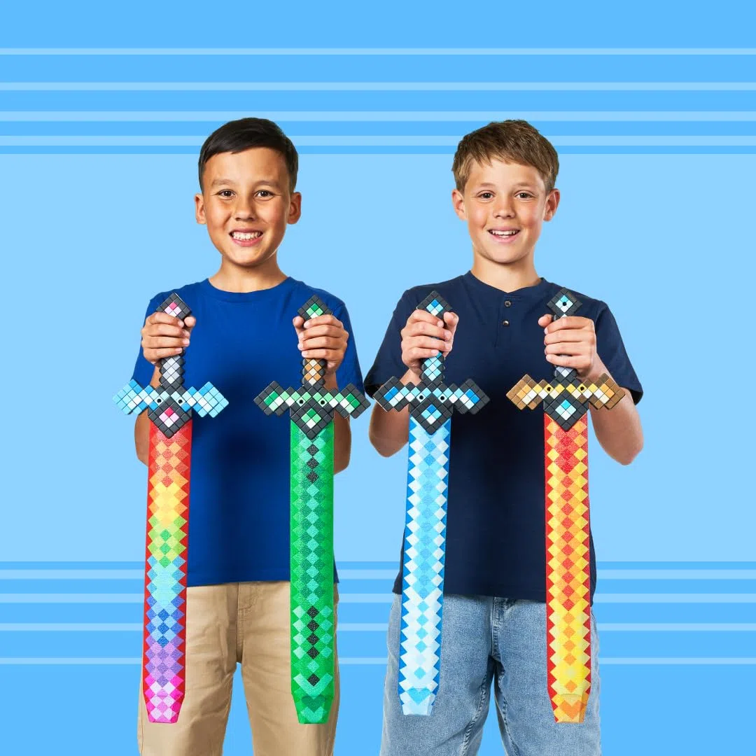 XSHOT Épée Pixel de Jeu de Rôle (4PK) de ZURU – Épée en Mousse avec Design Pixélisé et Poignée Plastique, Jouet de Jeu de Rôle Léger et Sûr pour Enfants 6+, Multicolord2
