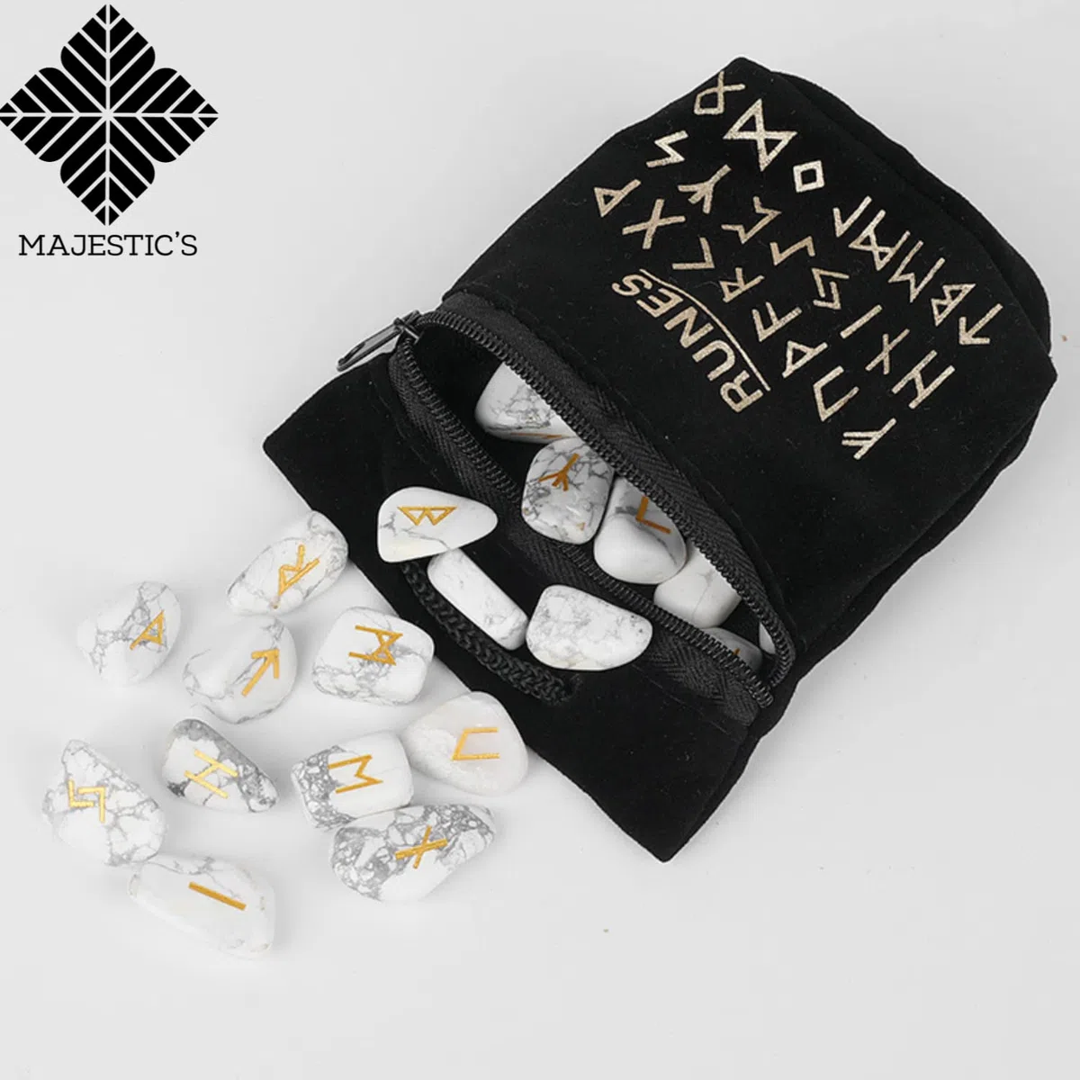 Runes Divinatoires VIKINGS - Pack de 25 Runes en Pierres Naturelles en HOWLITE Gravées 💎 (2cm x 1cm) + Sac Noir + Ebook Pratique (PDF) - Alphabet Runique Futhark parfait pour Divination, Voyance